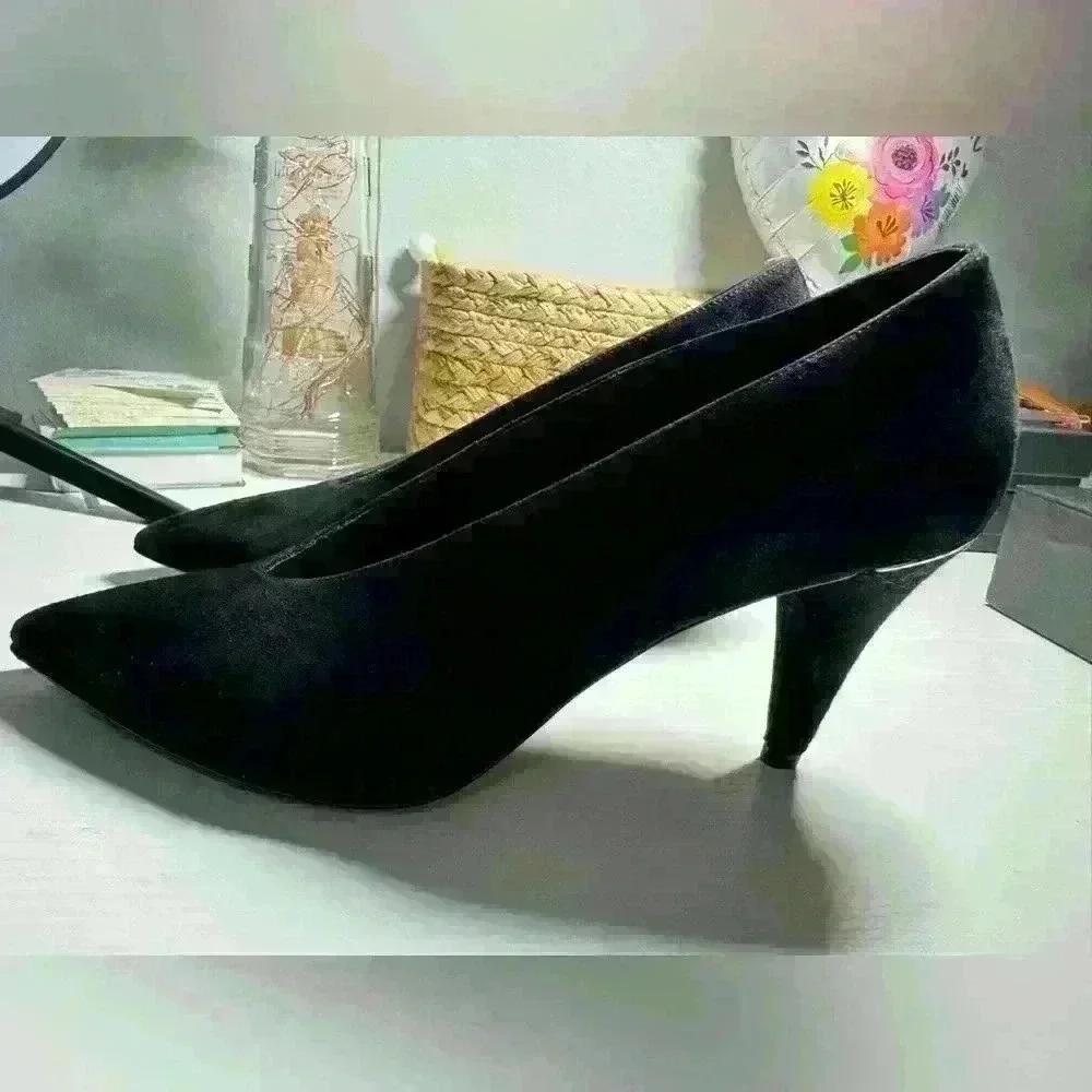 MICHAEL MICHAEL KORS Lizzy Mid Pump, Black Suede